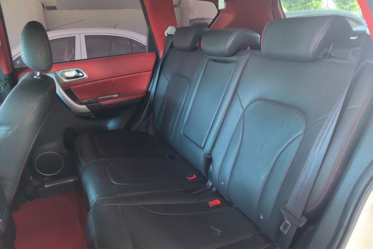 Used Haval H6 2016 Upgraded Model 1.5T Manual Two-Wheel Drive Value Edition Left Rear Seat
