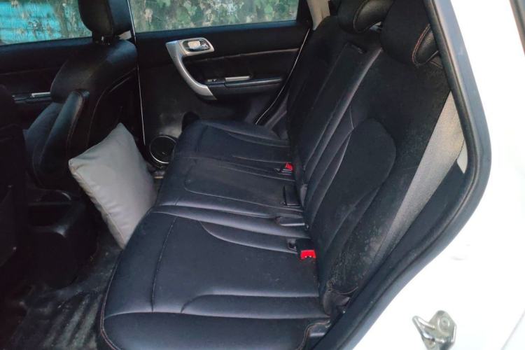 Used Haval H6 2016 Upgraded Model 1.5T Manual Two-Wheel Drive Elite Version Left Rear Seat