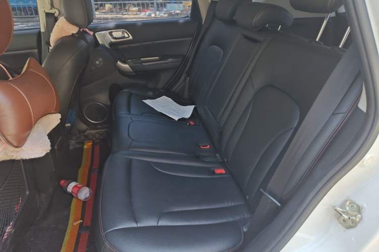 Used Haval H6 2016 Upgraded Model 1.5T Automatic Two-Wheel Drive Elite Version Left Rear Seat