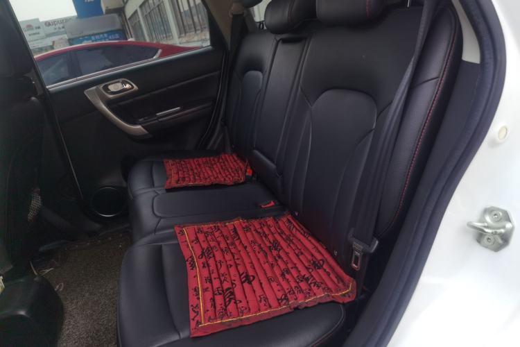 Used Haval H6 2016 Upgraded Model 1.5T Automatic Two-Wheel Drive Elite Version Left Rear Seat