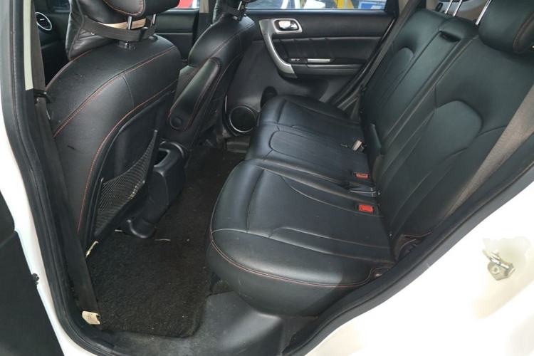 Used Haval H6 2016 Upgraded Model 1.5T Automatic Two-Wheel Drive Elite Version Left Rear Seat