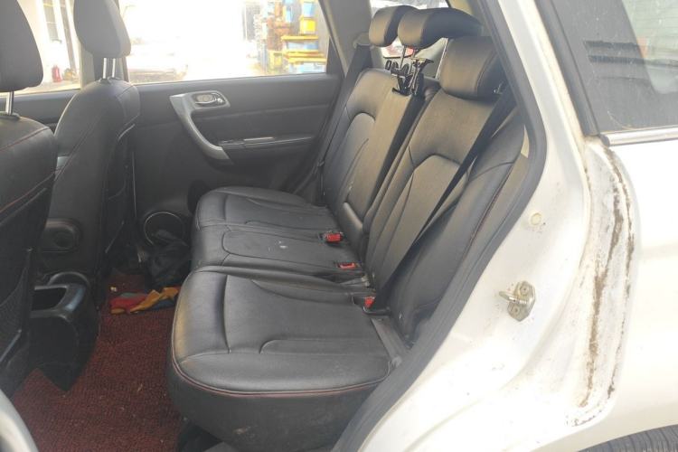 Used Haval H6 2016 Upgraded Model 1.5T Manual Two-Wheel Drive Elite Version Left Rear Seat