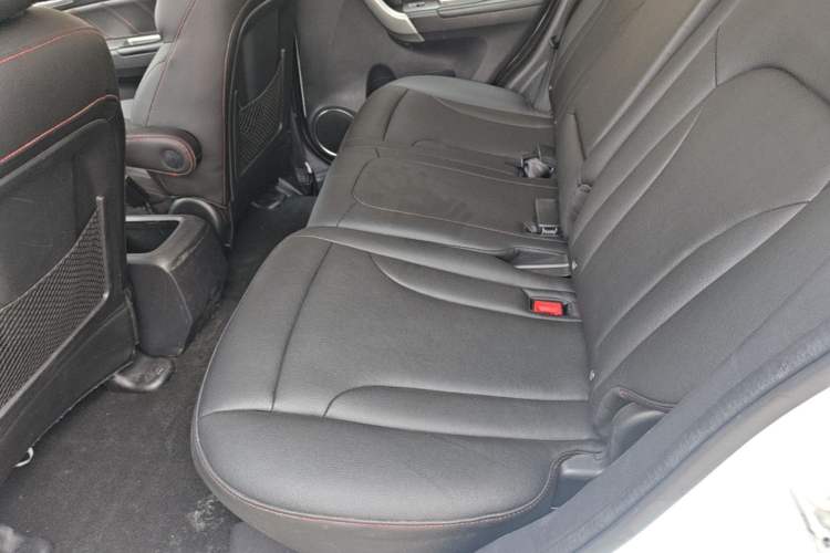 Used Haval H6 2016 Upgraded Model 1.5T Automatic Two-Wheel Drive Elite Version Left Rear Seat