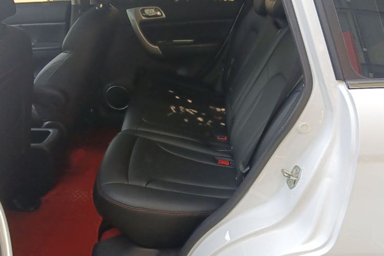 Used Haval H6 2016 Upgraded Model 1.5T Automatic Two-Wheel Drive Elite Version Left Rear Seat