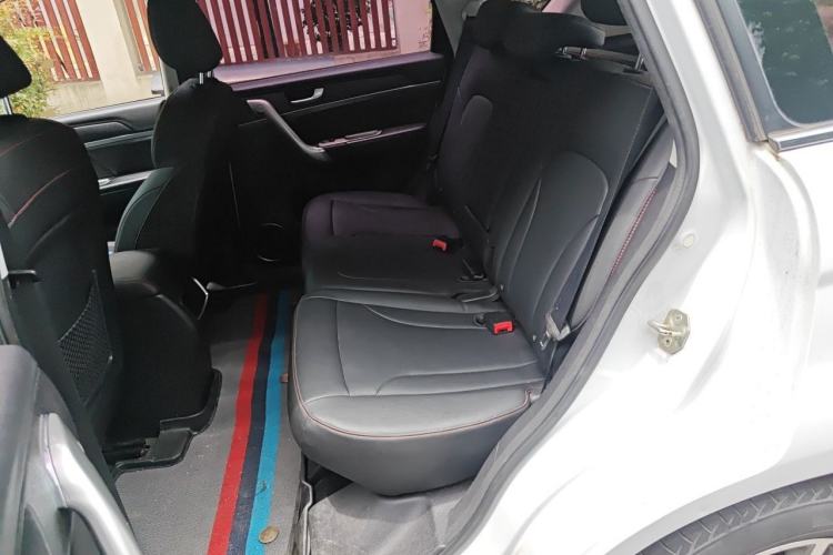 Used Haval H6 2016 Upgraded Model 1.5T Automatic Two-Wheel Drive Prestige Version Left Rear Seat