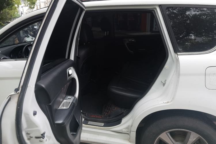 Used Haval H6 2016 Upgraded Model 1.5T Manual Two-Wheel Drive Elite Version Left Rear Seat