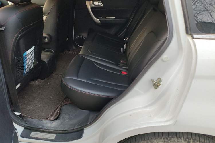 Used Haval H6 2016 Upgraded Model 1.5T Manual Two-Wheel Drive Elite Version Left Rear Seat