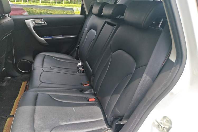 Used Haval H6 2016 Upgraded Model 1.5T Manual Two-Wheel Drive Elite Version Left Rear Seat