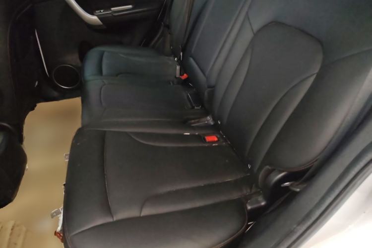 Used Haval H6 2016 Upgraded Model 1.5T Manual Two-Wheel Drive Elite Version Left Rear Seat