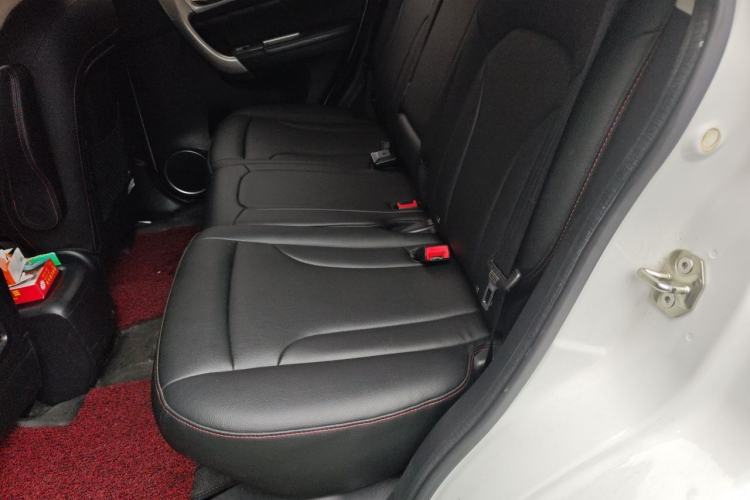 Used Haval H6 2016 Upgraded Model 1.5T Manual Two-Wheel Drive Elite Version Left Rear Seat