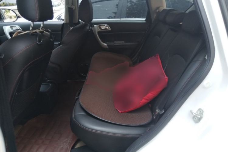 Used Haval H6 2016 Upgraded Model 1.5T Automatic Two-Wheel Drive Prestige Version Left Rear Seat
