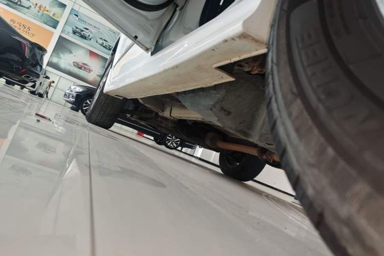 Used Haval H6 2016 Upgraded Model 1.5T Manual Two-Wheel Drive Elite Version Left Side Sill