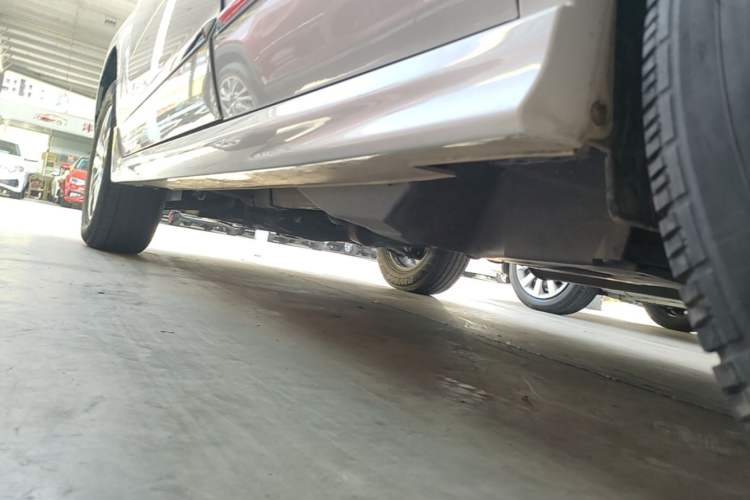 Used Haval H6 2016 Upgraded Model 1.5T Manual Two-Wheel Drive Elite Version Left Side Sill