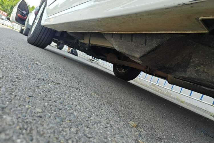 Used Haval H6 2016 Upgraded Model 1.5T Automatic Two-Wheel Drive Elite Version Left Side Sill