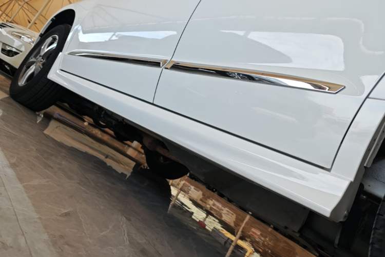 Used Haval H6 2016 Upgraded Model 1.5T Manual Two-Wheel Drive Elite Version Left Side Sill