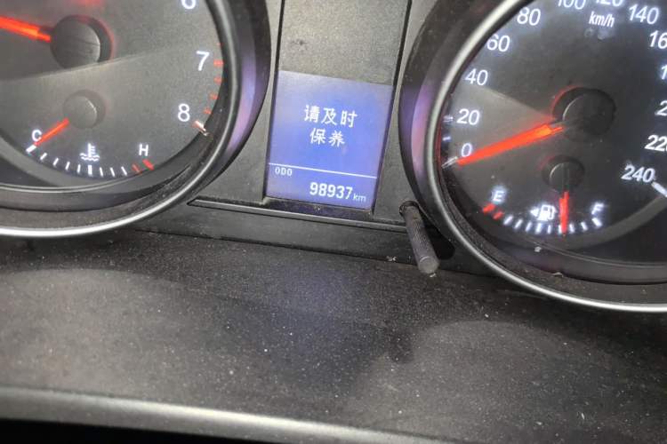 Used Haval H6 2016 Upgraded Model 1.5T Manual Two-Wheel Drive Urban Version Odometer Close Up