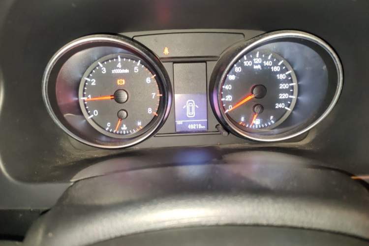 Used Haval H6 2016 Upgraded Model 1.5T Manual Two-Wheel Drive Urban Version Odometer Close Up