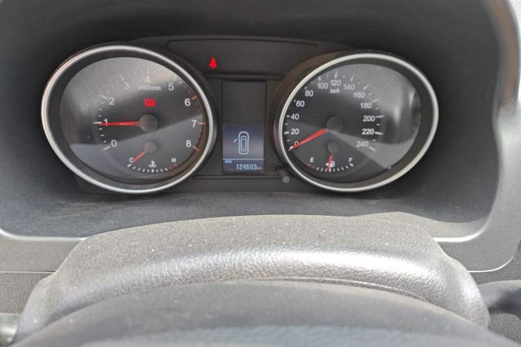 Used Haval H6 2016 Upgraded Model 1.5T Manual 4x4 Urban Version Odometer Close Up