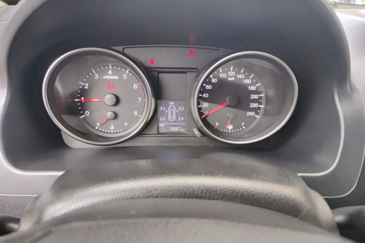 Used Haval H6 2016 Upgraded Model 1.5T Manual Two-Wheel Drive Elite Version Odometer Close Up