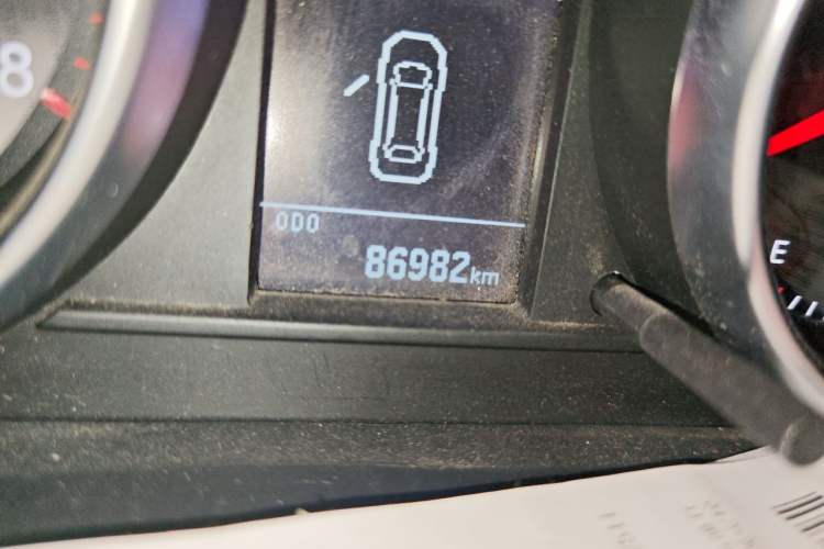 Used Haval H6 2016 Upgraded Model 1.5T Manual Two-Wheel Drive Urban Version Odometer Close Up