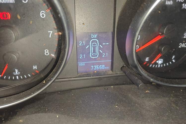 Used Haval H6 2016 Upgraded Model 1.5T Manual Two-Wheel Drive Elite Version Odometer Close Up