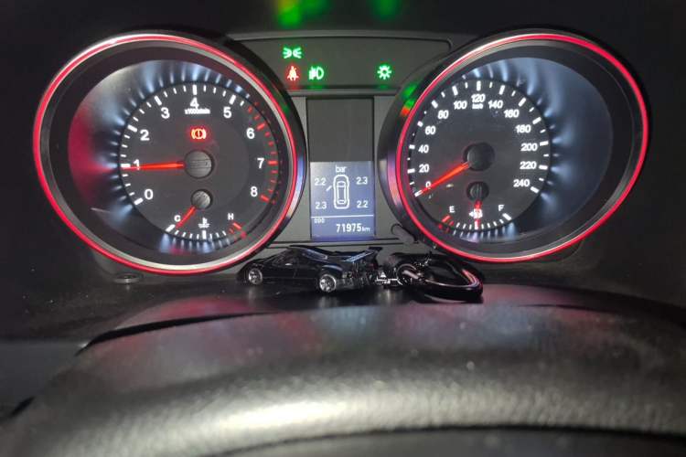 Used Haval H6 2016 Upgraded Model 1.5T Manual Two-Wheel Drive Prestige Version Odometer Close Up