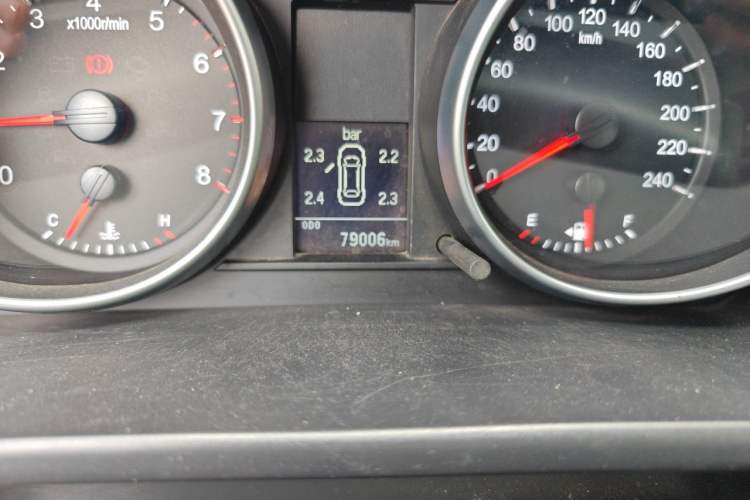 Used Haval H6 2016 Upgraded Model 1.5T Manual Two-Wheel Drive Elite Version Odometer Close Up