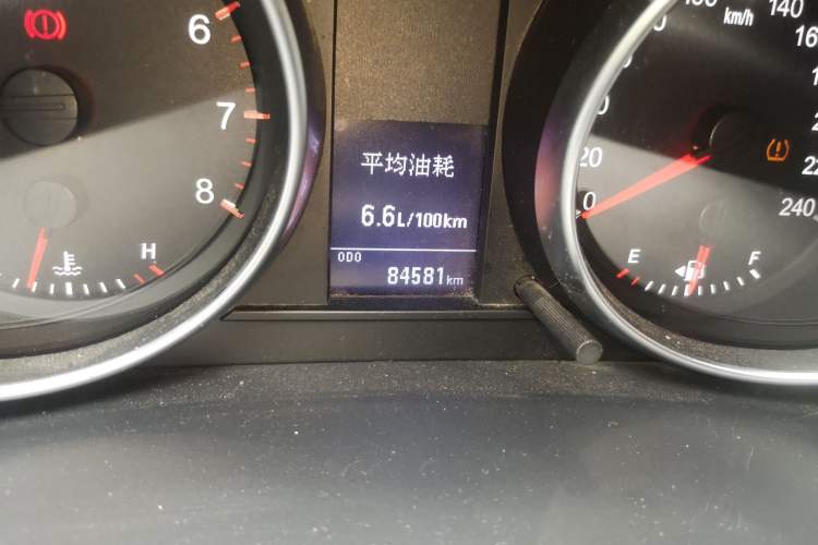 Used Haval H6 2016 Upgraded Model 1.5T Manual Two-Wheel Drive Elite Version Odometer Close Up