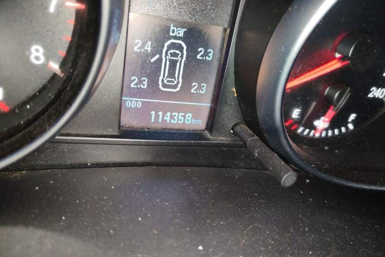 Used Haval H6 2016 Upgraded Model 1.5T Manual Two-Wheel Drive Elite Version Odometer Close Up
