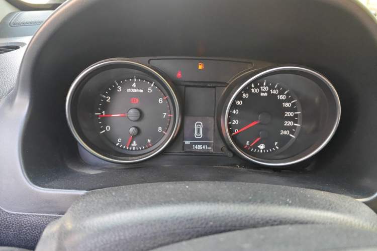 Used Haval H6 2016 Upgraded Model 1.5T Manual Two-Wheel Drive Elite Version Odometer Close Up