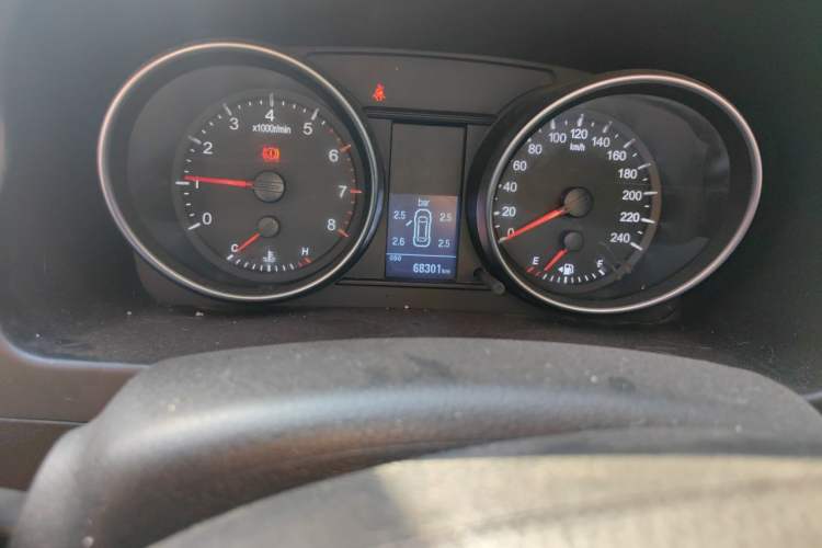 Used Haval H6 2016 Upgraded Model 1.5T Manual Two-Wheel Drive Elite Version Odometer Close Up
