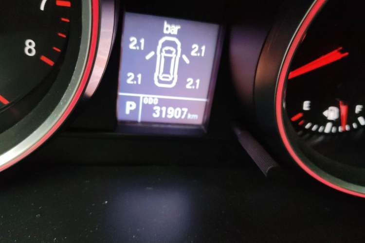 Used Haval H6 2016 Upgraded Model 1.5T Automatic Two-Wheel Drive Elite Version Odometer Close Up