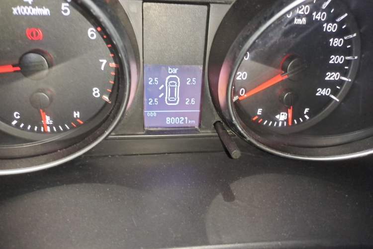 Used Haval H6 2016 Upgraded Model 1.5T Manual Two-Wheel Drive Elite Version Odometer Close Up