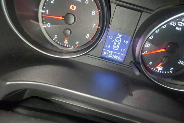 Used Haval H6 2016 Upgraded Model 1.5T Automatic Two-Wheel Drive Elite Version Odometer Close Up