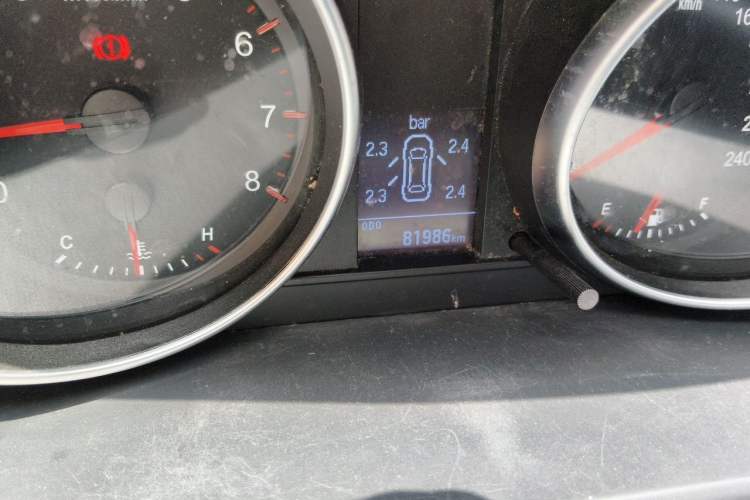 Used Haval H6 2016 Upgraded Model 1.5T Manual Two-Wheel Drive Elite Version Odometer Close Up