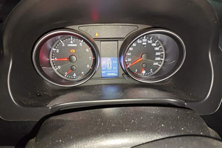 Used Haval H6 2016 Upgraded Model 1.5T Manual Two-Wheel Drive Elite Version Odometer Close Up