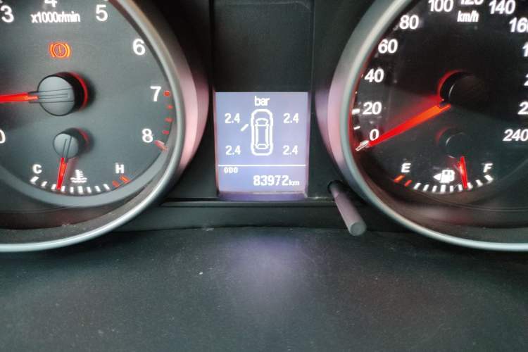 Used Haval H6 2016 Upgraded Model 1.5T Manual Two-Wheel Drive Elite Version Odometer Close Up