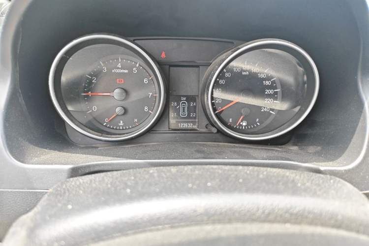 Used Haval H6 2016 Upgraded Model 1.5T Manual Two-Wheel Drive Elite Version Odometer Close Up
