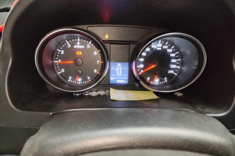 Used Haval H6 2016 Upgraded Model 1.5T Manual Two-Wheel Drive Elite Version Odometer Close Up