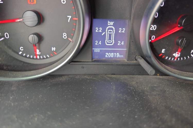 Used Haval H6 2016 Upgraded Model 1.5T Manual Two-Wheel Drive Elite Version Odometer Close Up