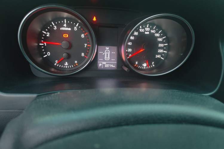 Used Haval H6 2016 Upgraded Model 1.5T Automatic Two-Wheel Drive Elite Version Odometer Close Up
