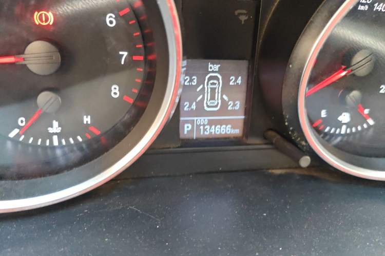 Used Haval H6 2016 Upgraded Model 1.5T Automatic Two-Wheel Drive Elite Version Odometer Close Up