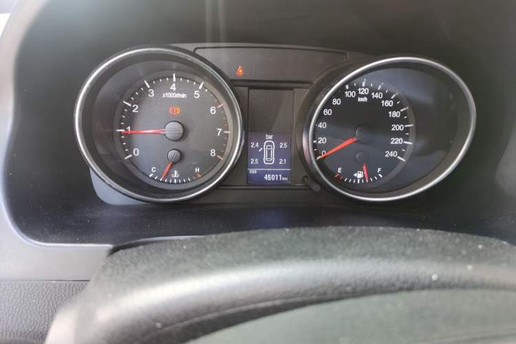 Used Haval H6 2016 Upgraded Model 1.5T Manual Two-Wheel Drive Elite Version Odometer Close Up