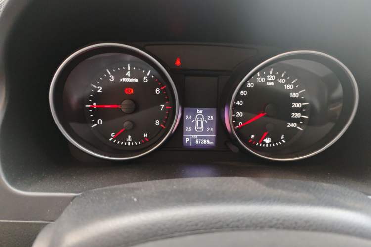 Used Haval H6 2016 Upgraded Model 1.5T Automatic Two-Wheel Drive Elite Version Odometer Close Up