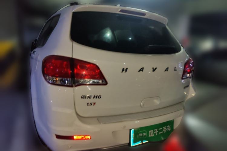Used Haval H6 2016 Upgraded Model 1.5T Manual Two-Wheel Drive Urban Version Rear