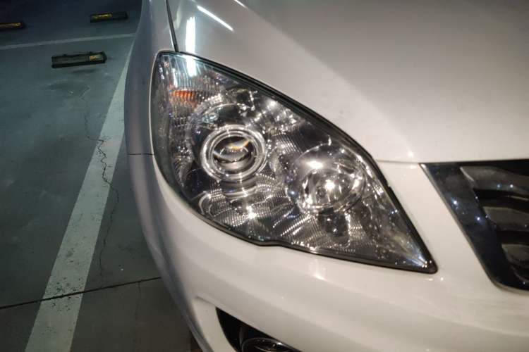 Used Haval H6 2016 Upgraded Model 1.5T Manual Two-Wheel Drive Urban Version Right Front Headlight