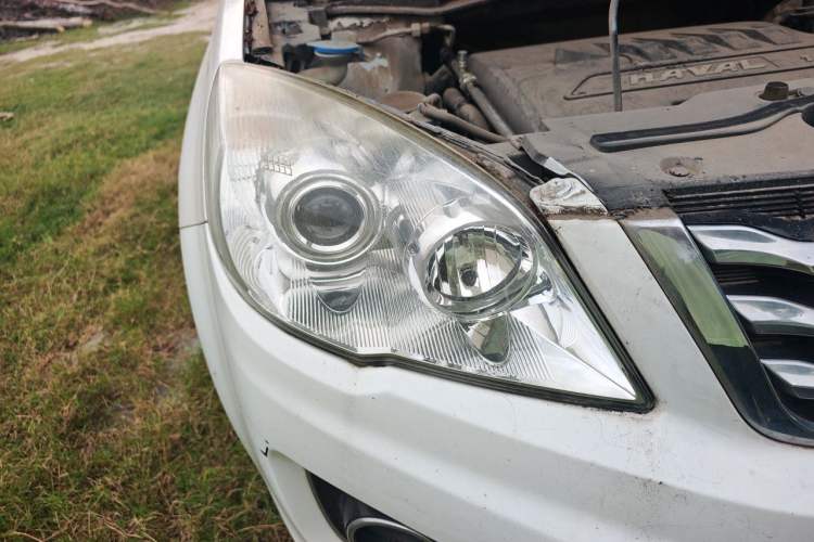 Used Haval H6 2016 Upgraded Model 1.5T Manual Two-Wheel Drive Elite Version Right Front Headlight