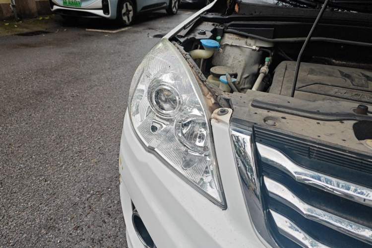 Used Haval H6 2016 Upgraded Model 1.5T Automatic Two-Wheel Drive Elite Version Right Front Headlight