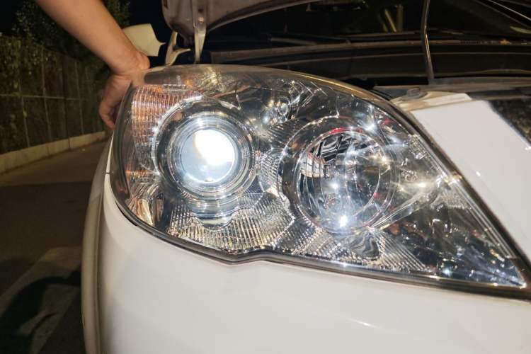 Used Haval H6 2016 Upgraded Model 1.5T Manual Two-Wheel Drive Urban Version Right Front Headlight