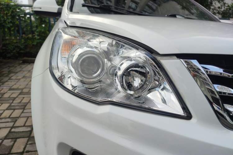 Used Haval H6 2016 Upgraded Model 1.5T Automatic Two-Wheel Drive Elite Version Right Front Headlight